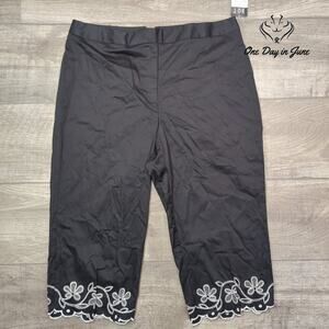 RQT This and That Cropped Embroidered Pants Size 12